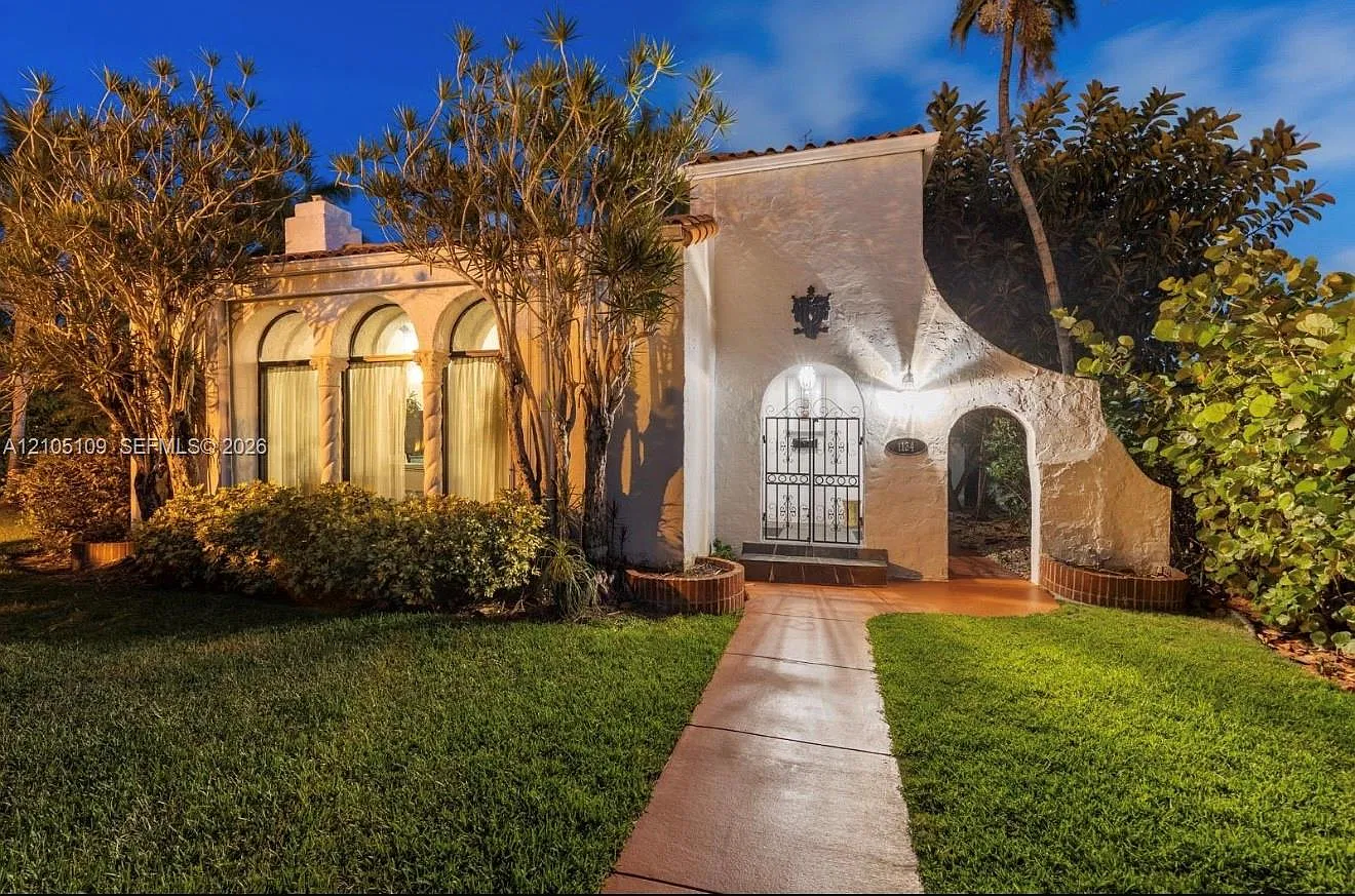 4 bed, 3.5 bath, 3239 sqft, $6,900 — Photo 1