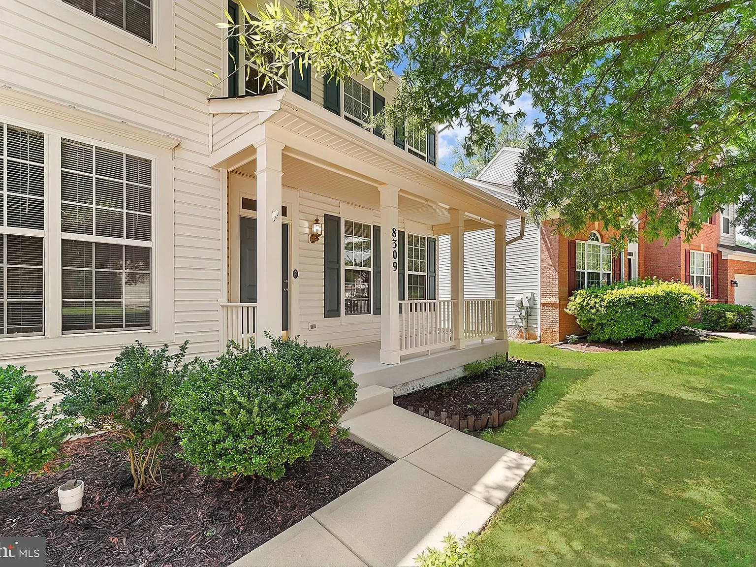 4 bed, 4.5 bath, 4638 sqft, $4,000 — Photo 4