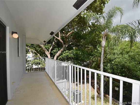 3rd image of 1401 NE 53rd St APT 206