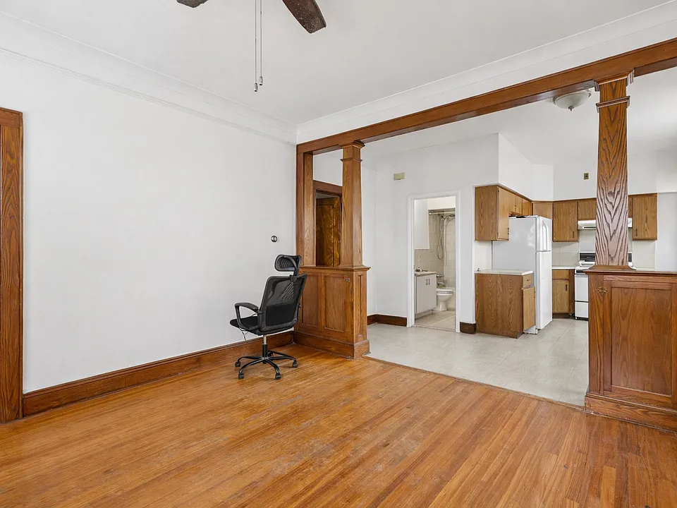 40 Malcolm Ave #1A