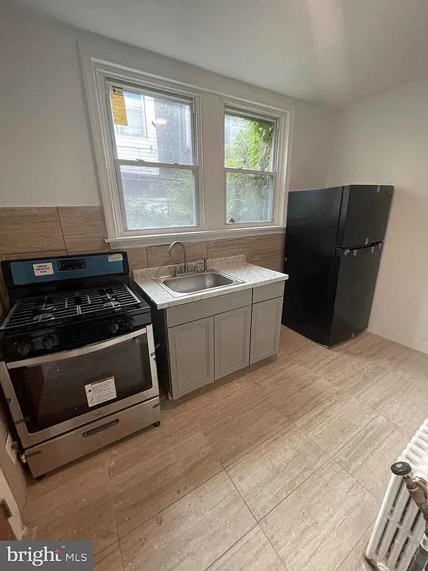 1 bed, 700 sqft, $1,100 — Photo 2