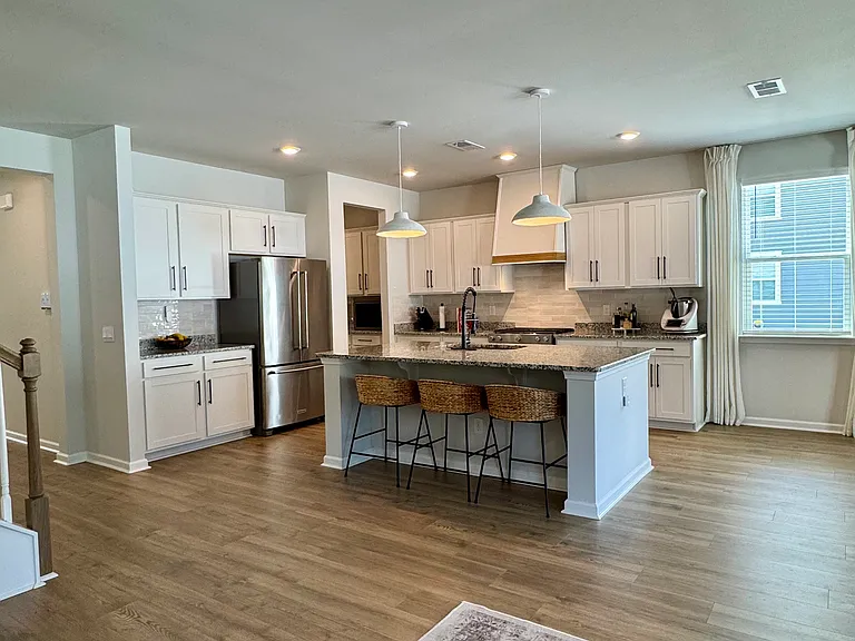 340 Dickerson Ln — Photo 7