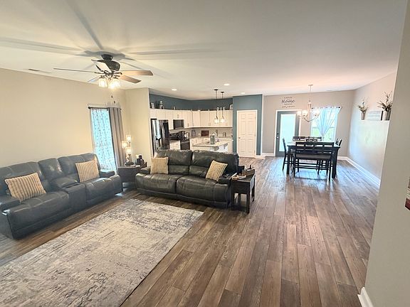 3rd image of 1036 Westgate Dr