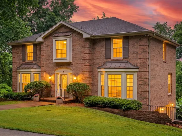 1610 Deerfield Dr, Clarksville, TN 37043