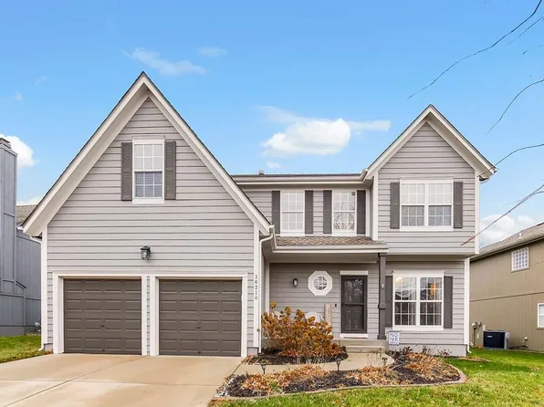 16210 S Stagecoach Dr, Olathe, KS 66062