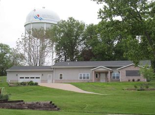 1908 S Bluff Blvd, Clinton, IA 52732