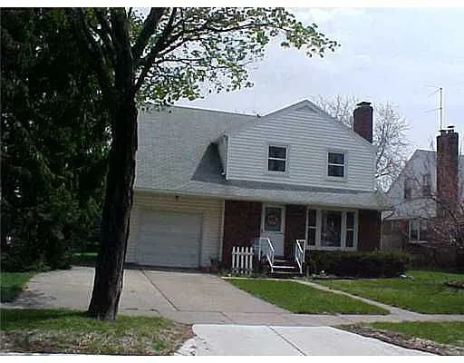 2207 Wellington Rd photo 1