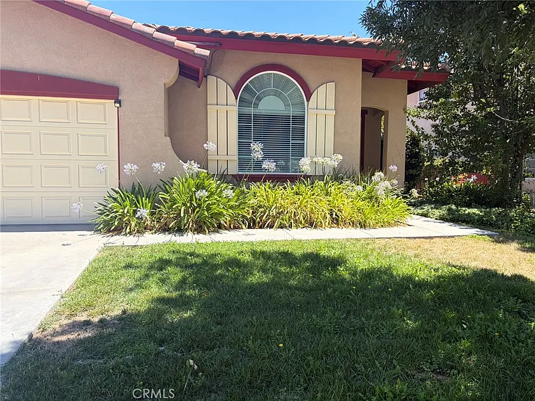 36168 Leeds St — Photo 2