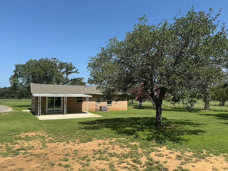 74 McCoy Ln — Photo 3