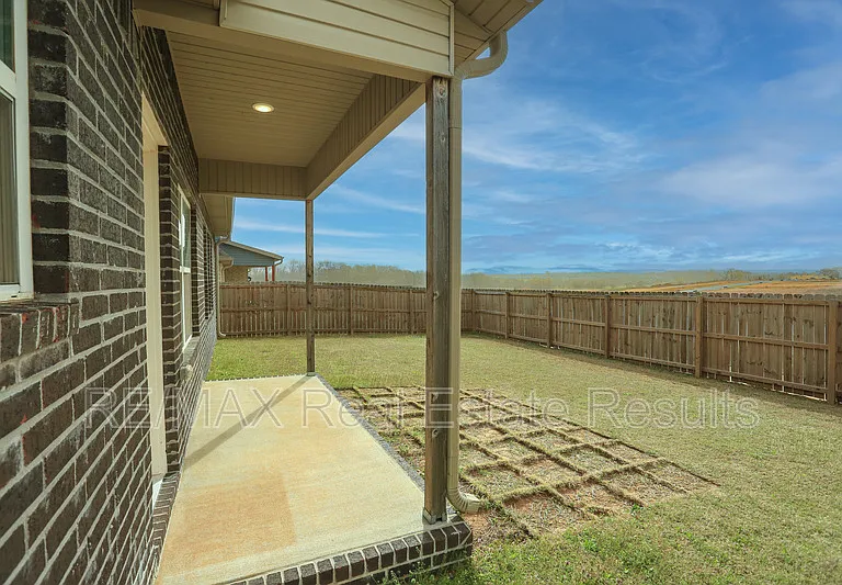 5911 SW Gentle Winds Ave — Photo 4
