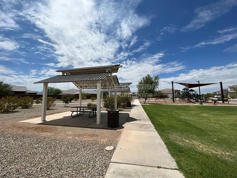 6450 W Magdalena Ln — Photo 31