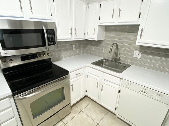 2nd image of 493 Forsythia Ln