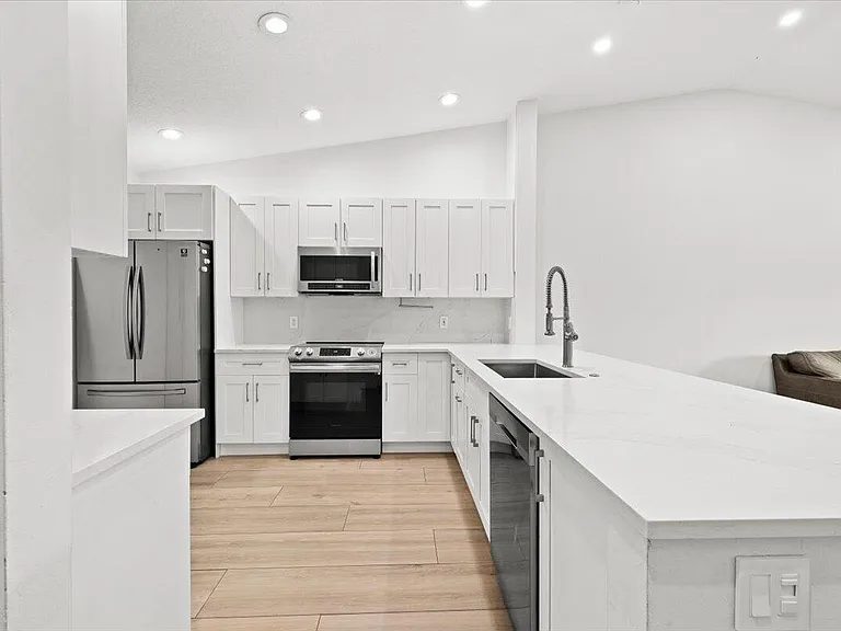 10352 Mateo Ct — Photo 8