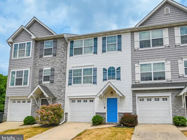 910 Lantern Ct #910, Red Lion, PA 17356