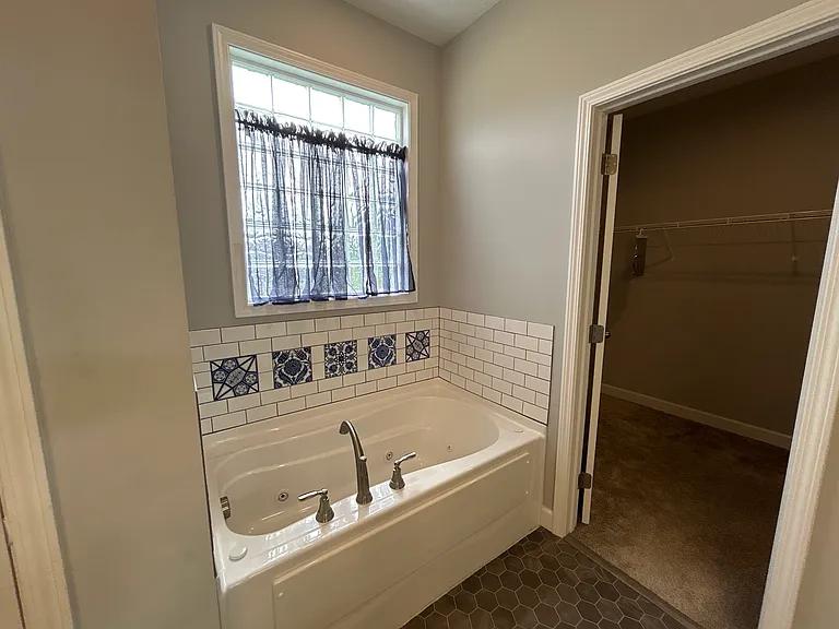 866 SE Santee Dr — Photo 27