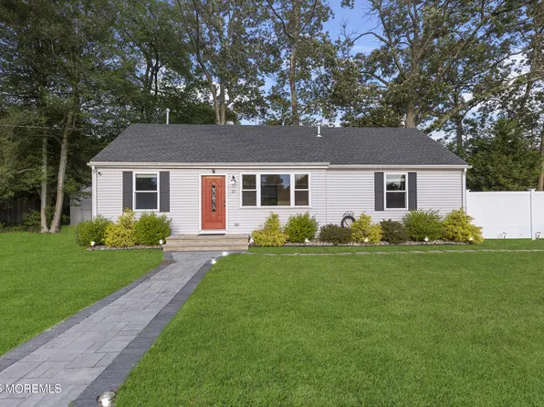 21 Scoop Road, Brick, NJ 08723