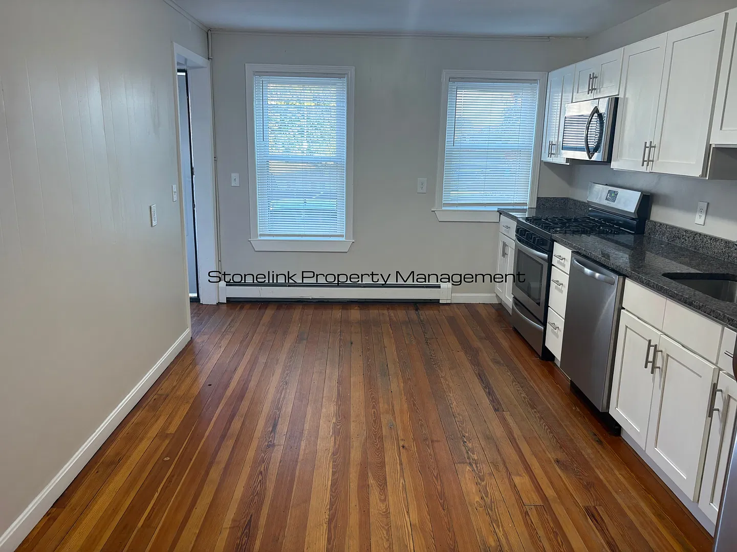 2-24 Oakleigh Avenue — Photo 2