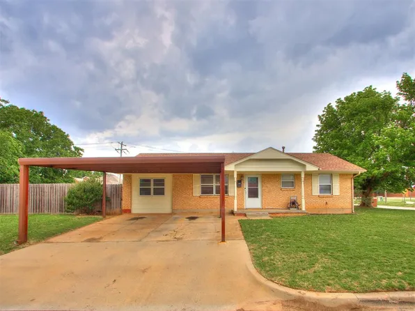 901 NW 1st St, Moore, OK 73160