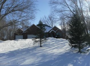 304 27th Dr NW, Austin, MN 55912