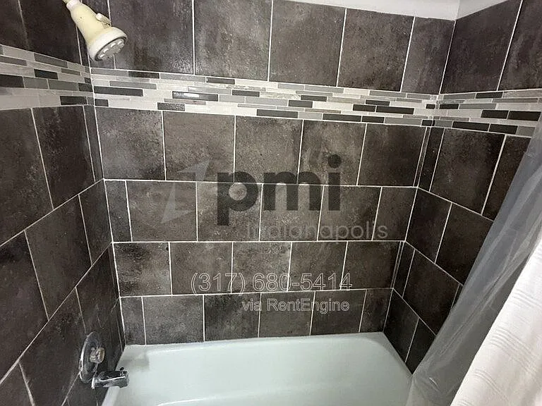 6460 Park Central Way — Photo 14