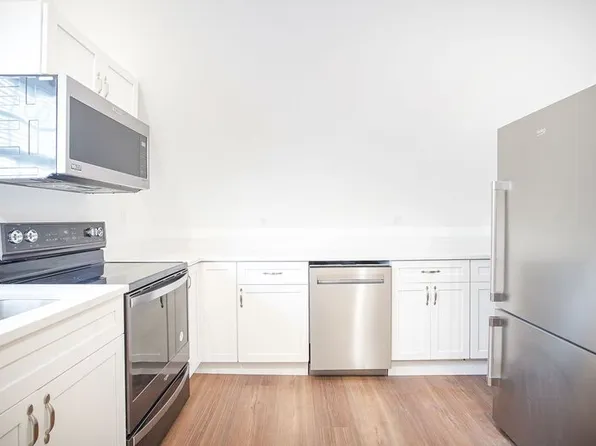 42 E School St Unit 3, West Springfield, MA 01089