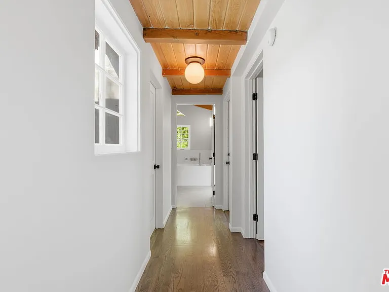 9820 Yoakum Dr — Photo 24