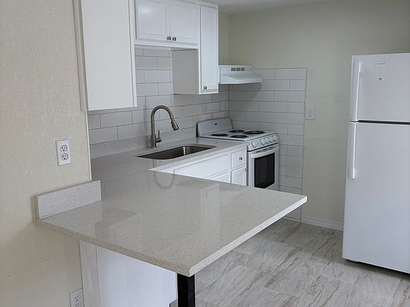 4th image of 2702 S Atlantic Ave APT 6