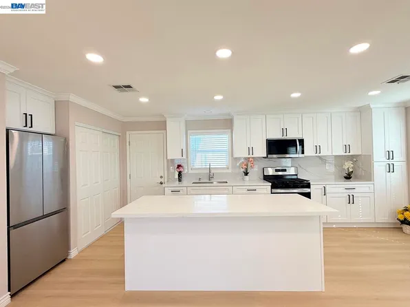 312 Winnipeg Grn, Fremont, CA 94538