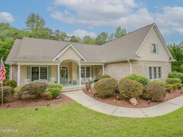 9 Oak Hill Drive, Foxfire Village, NC 27281