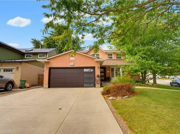 50 Fusilier Dr, Hamilton, ON L9B 2E1