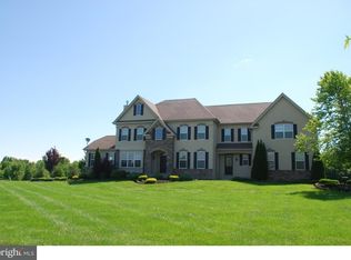 19 Weathersfield Dr, Hamilton, NJ 08620