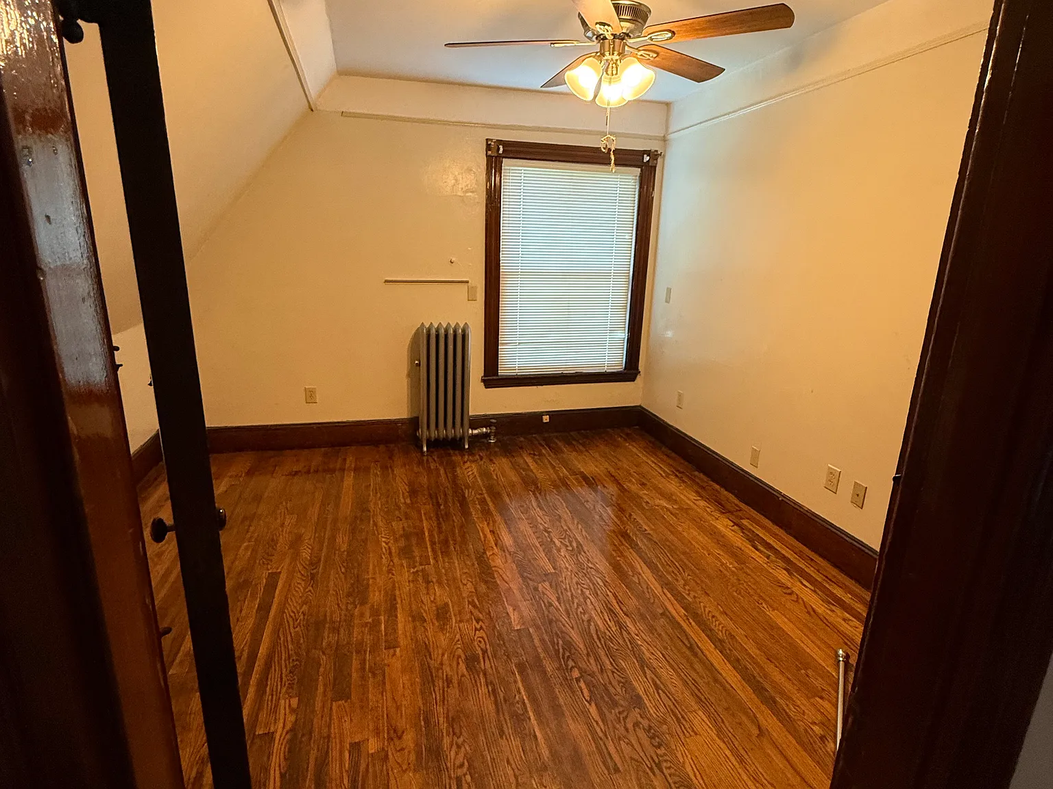 2 bed, 1000 sqft, $3,850 — Photo 2