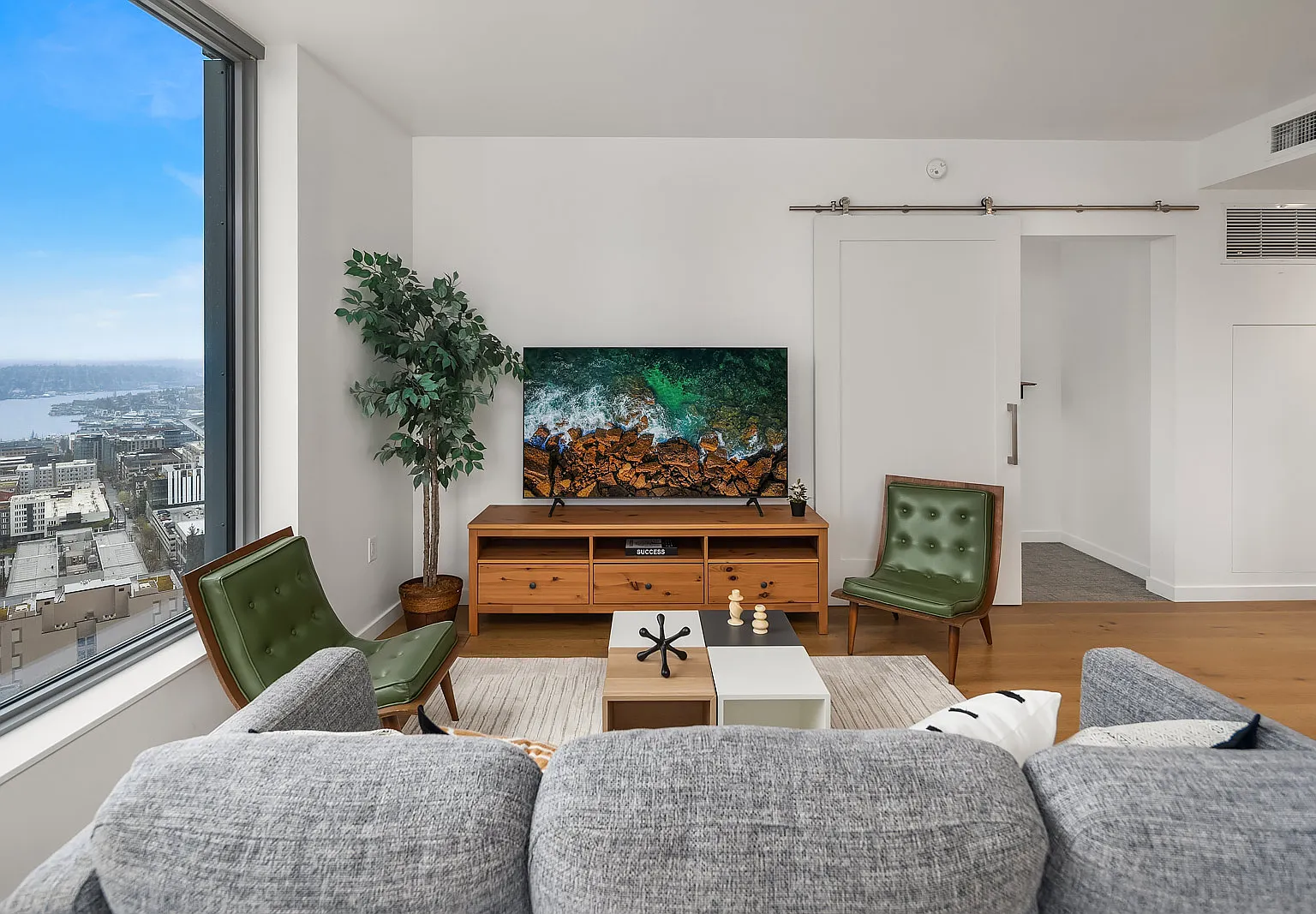 2 bed, 1075 sqft, $4,250 — Photo 3