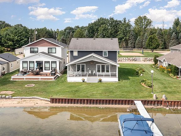 4th image of 5734 Lake Shore Dr