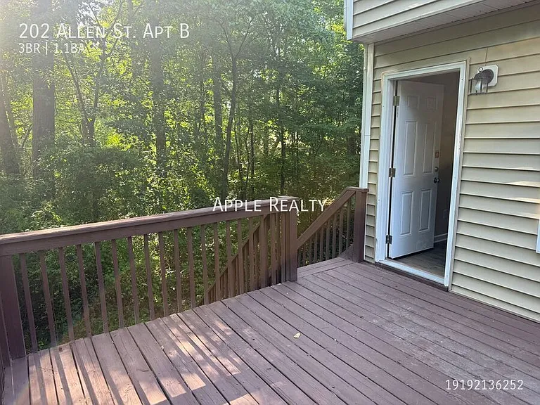 202 Allen St #B — Photo 31