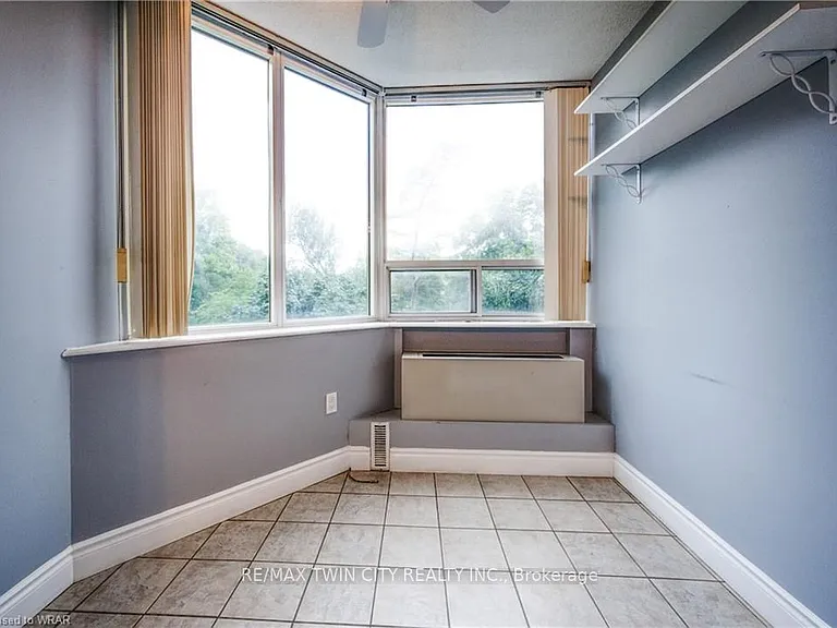 3227 King St E #503 — Photo 13