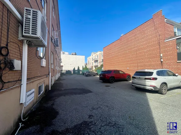 3105 Emmons Avenue image 31 of 31