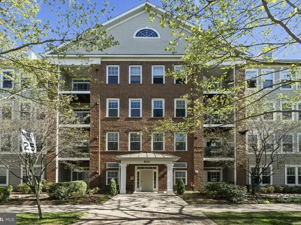 500 King Farm Blvd APT 103, Rockville, MD 20850