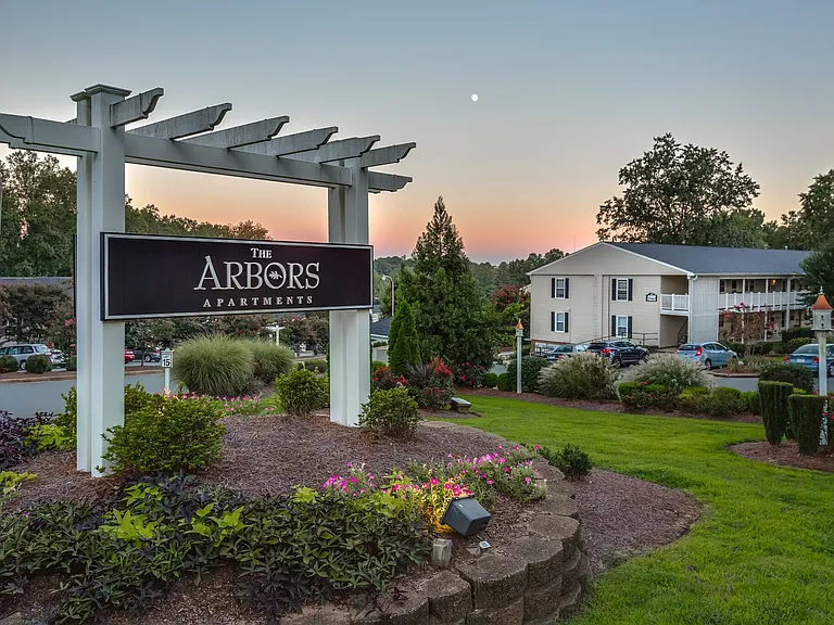 The Arbors Apartments — Photo 36