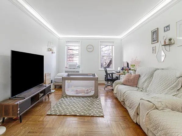 2190 Boston Road 3F image 2 of 11