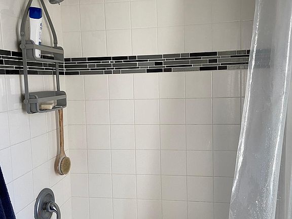 5th image of 1058 W Lill Ave #1