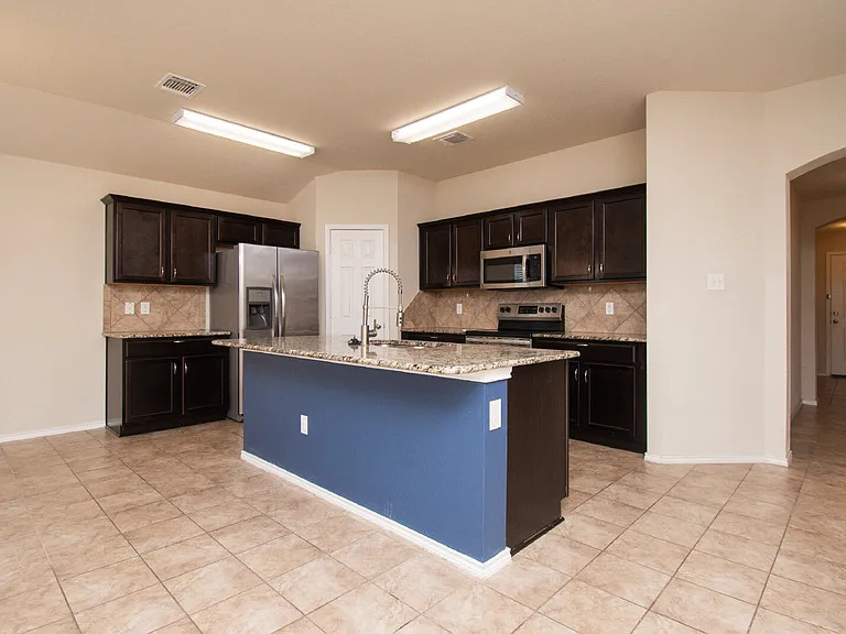 1707 Gigante Dr — Photo 3
