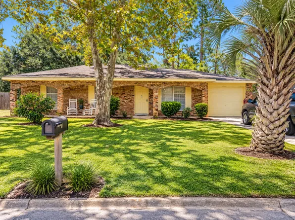1102 Leigh St, Long Beach, MS 39560