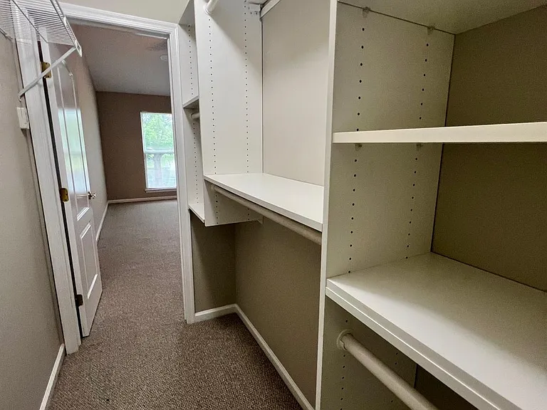 703 Constance Ln — Photo 12