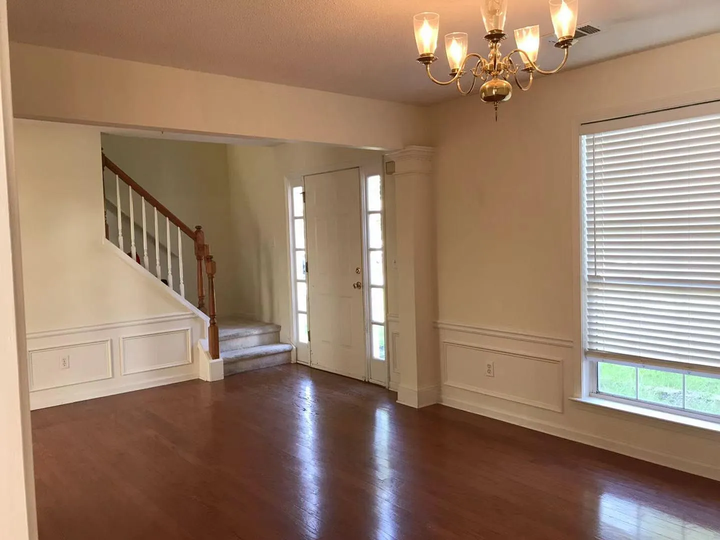 330 Waddington Trl — Photo 3