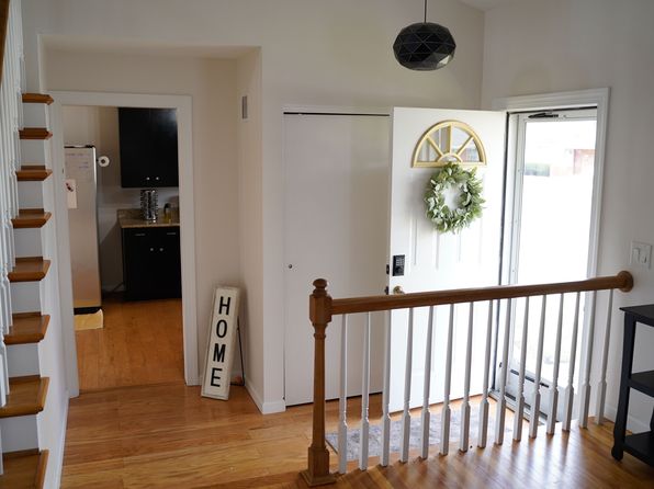 1210 Key West Dr, Clawson, MI 48017