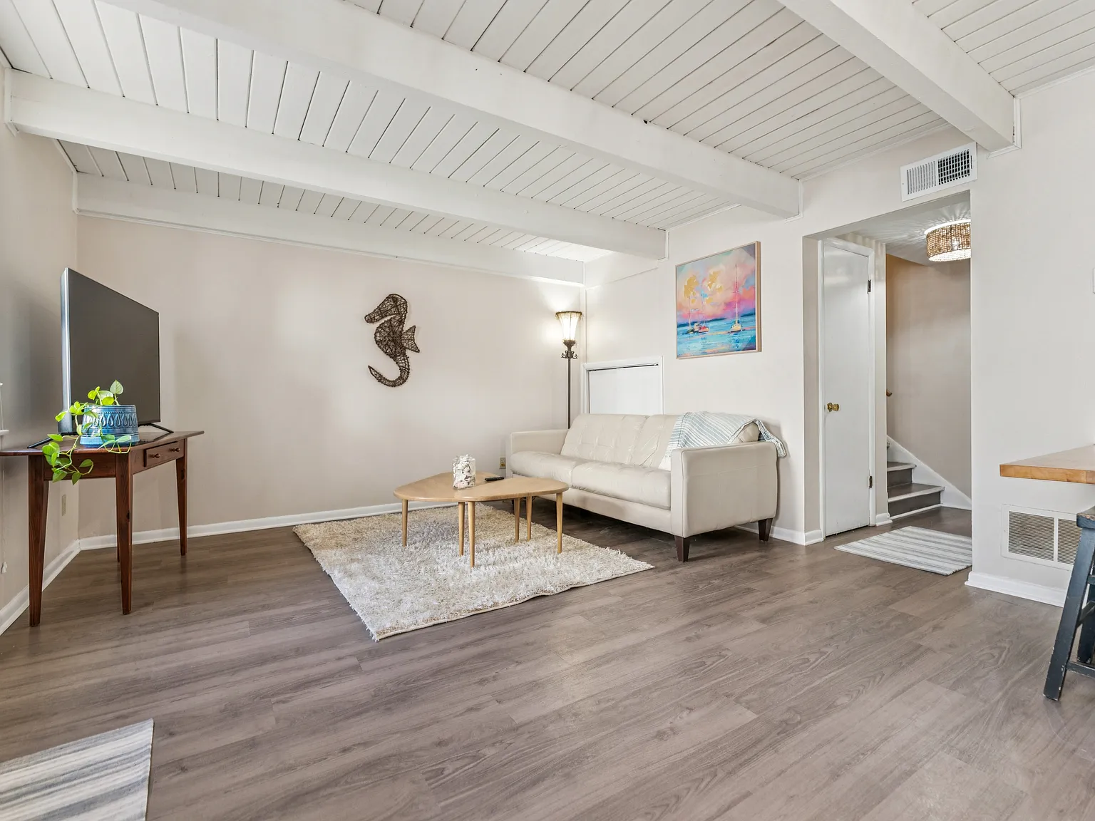 2 bed, 1.5 bath, 952 sqft, $2,000 — Photo 3