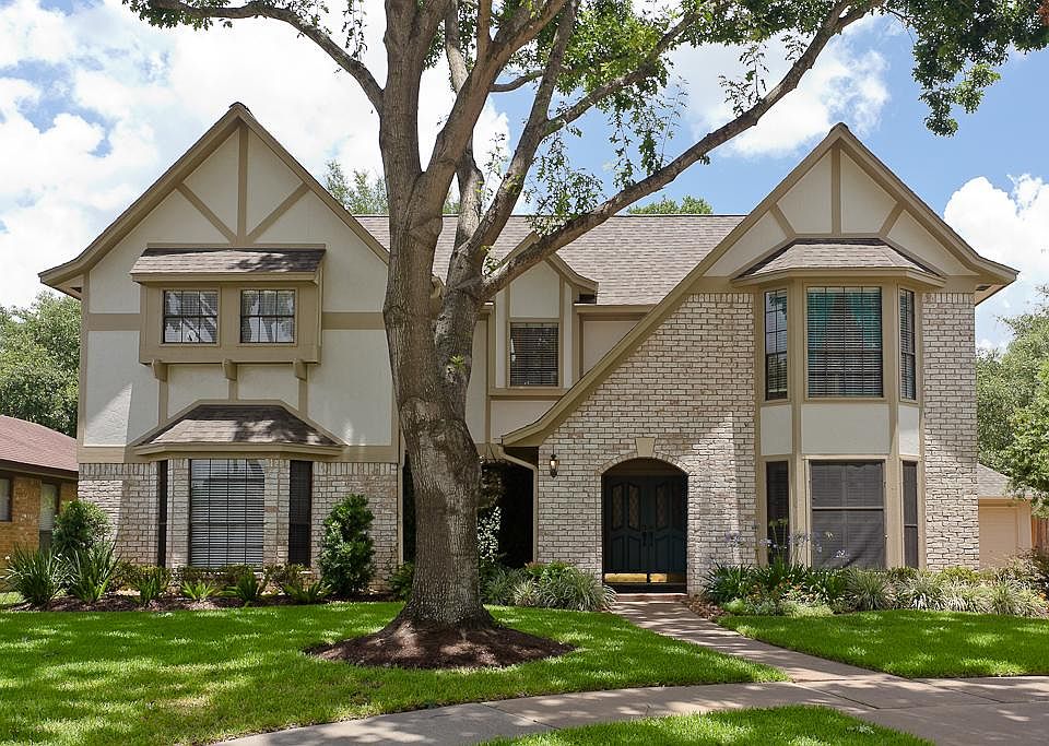 Welcome to 808 Woodbridge Cr.