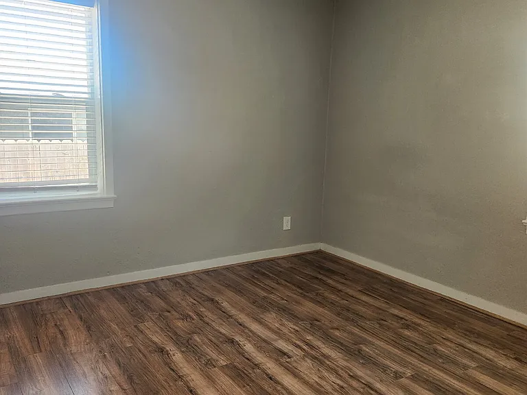 1634 S Merrill St — Photo 6