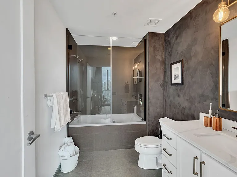 1212 Laurel St #1303 — Photo 17